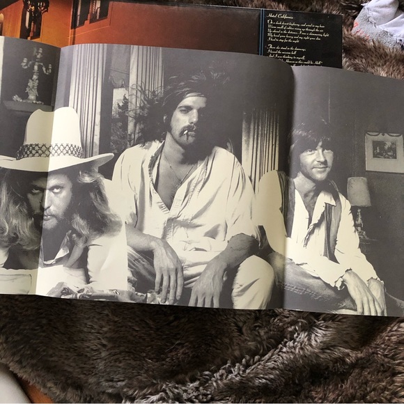 Eagles Hotel California 1976 Original album , poster , sleeve and… - Picture 9 of 13